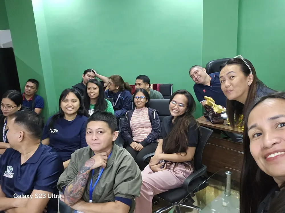 Team meeting — Rundzee team